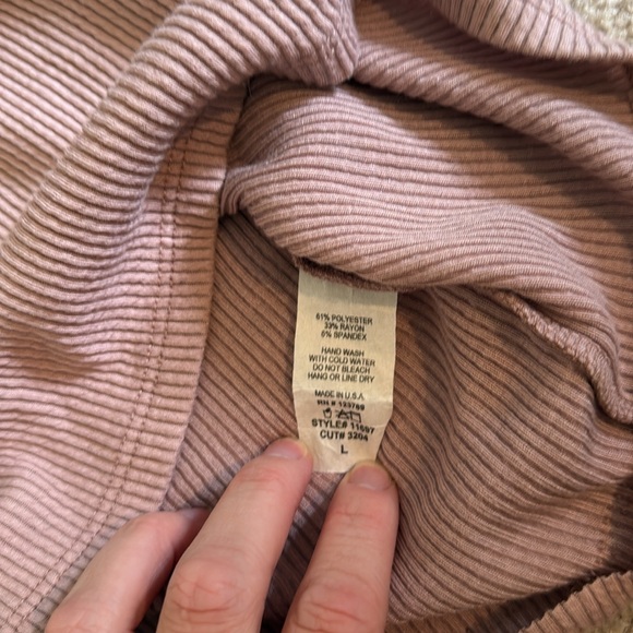 Super Soft Fitted Ribbed Top - Picture 3 of 4